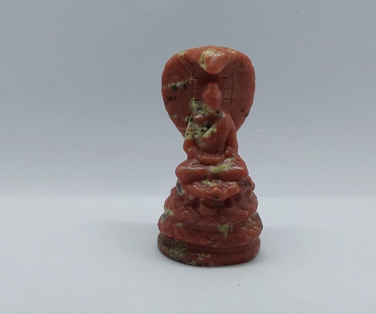 Boeddha roze opaal met stigter